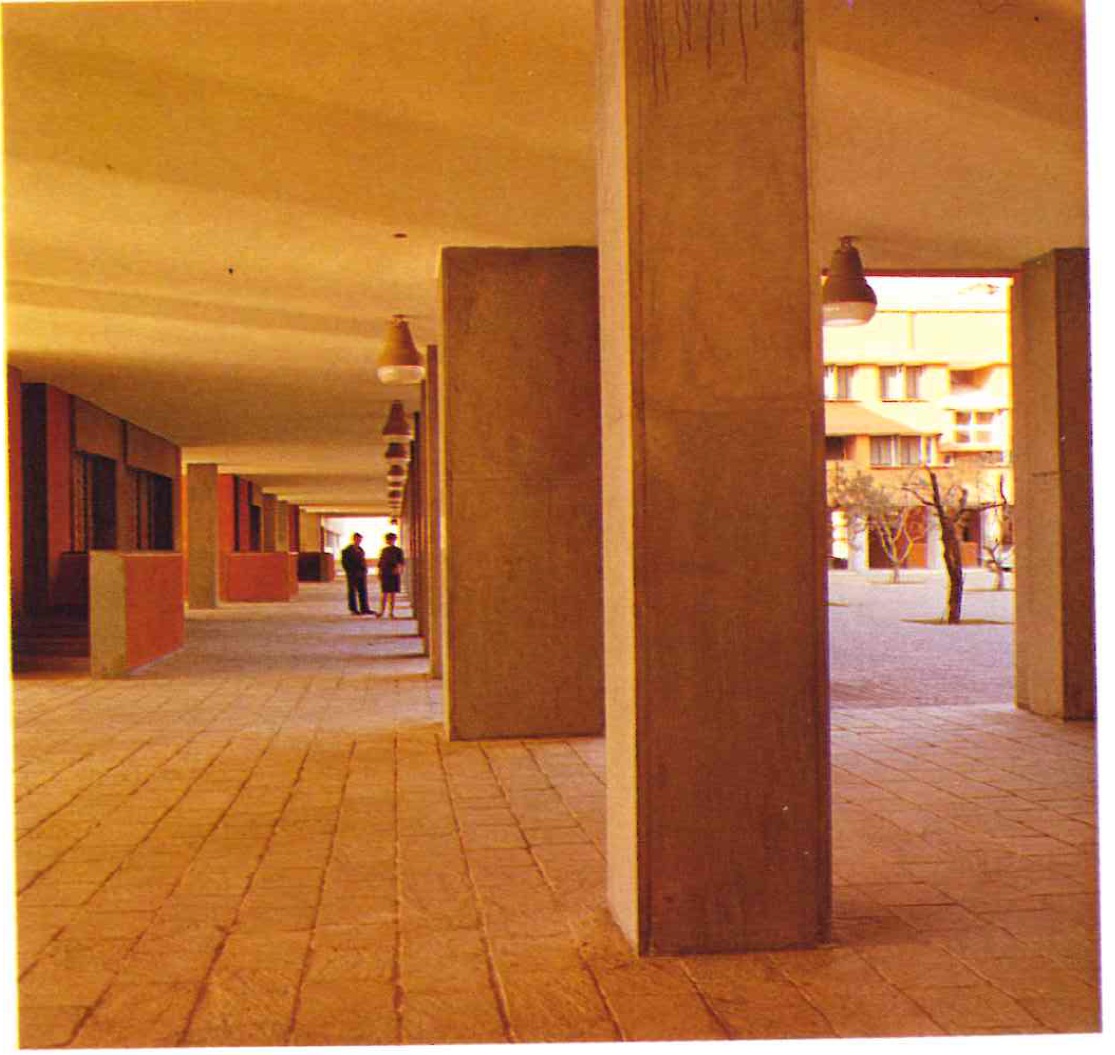 Porticato Piazza degli Ulivi